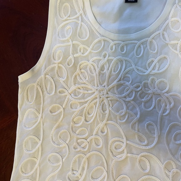 Dolce Cabo white sleeveless shirt - Picture 3 of 5